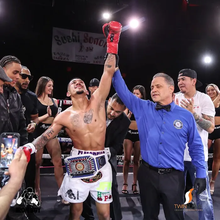 Fuentes Boxing Picture 6