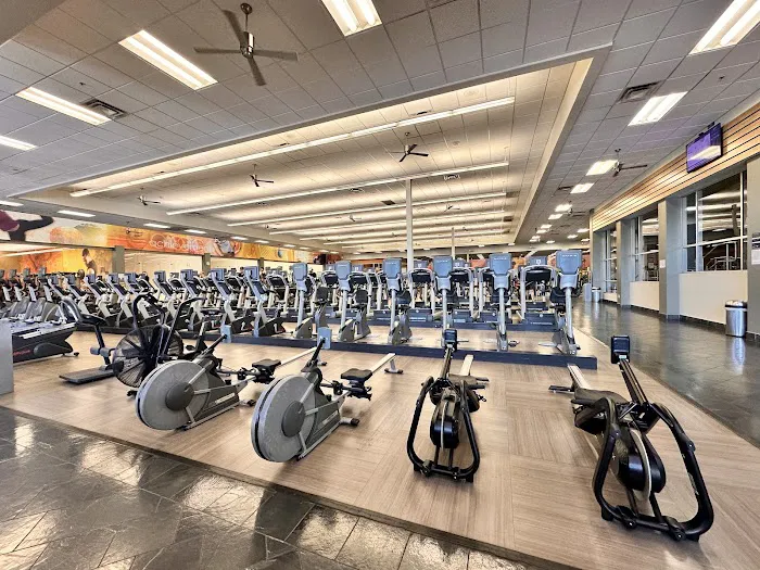 LA Fitness Picture 2