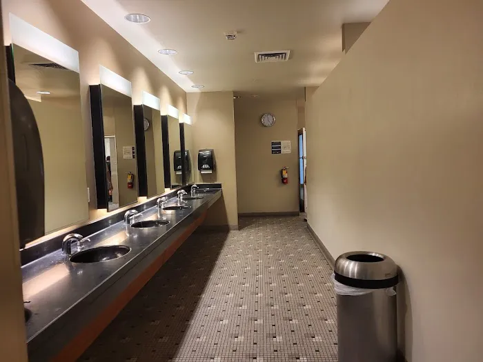 LA Fitness Picture 7