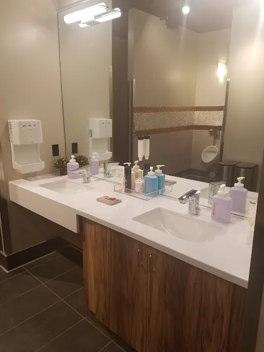 CorePower Yoga - Central Phoenix Picture 4