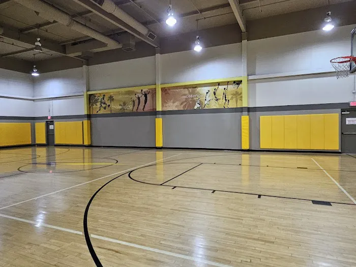 LA Fitness Picture 7