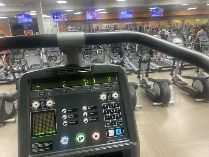 LA Fitness Picture 10
