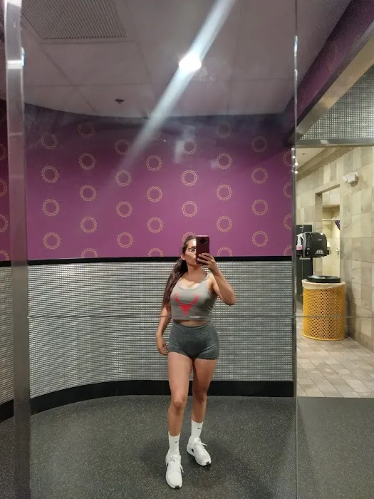 Planet Fitness Picture 6