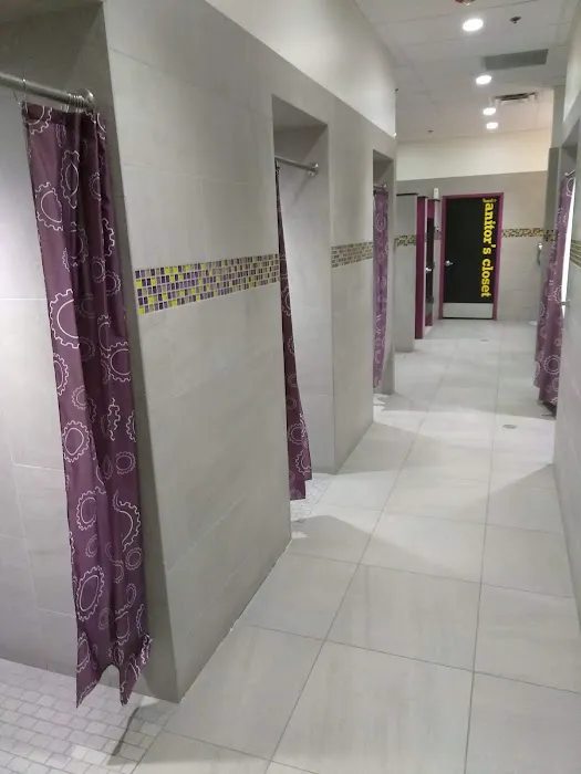 Planet Fitness Picture 10