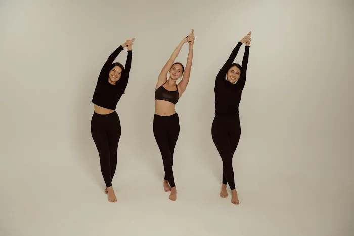 radi8 HOT YOGA Picture 2