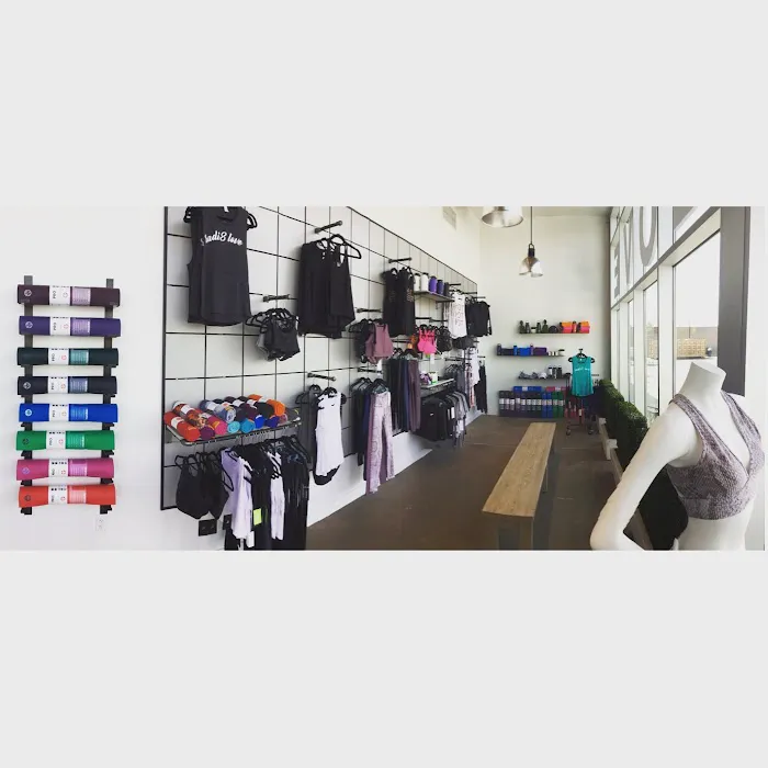 radi8 HOT YOGA Picture 5