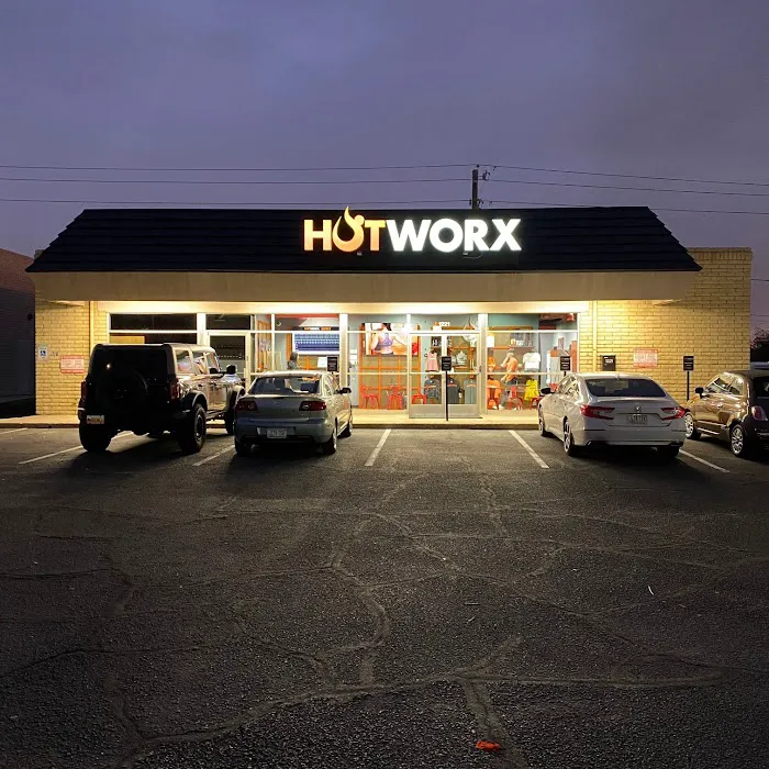 HOTWORX - Phoenix, AZ - North Central Picture 1