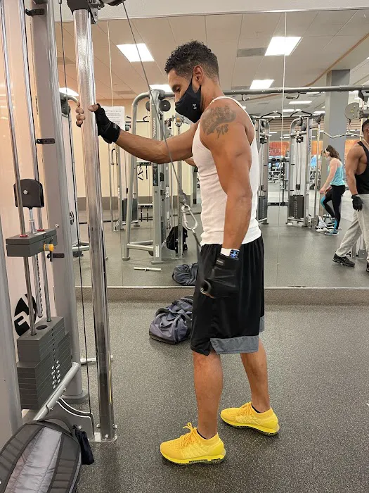 LA Fitness Picture 10