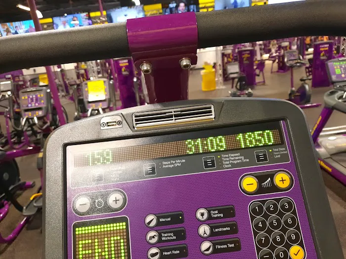 Planet Fitness Picture 6