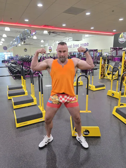 Planet Fitness Picture 10