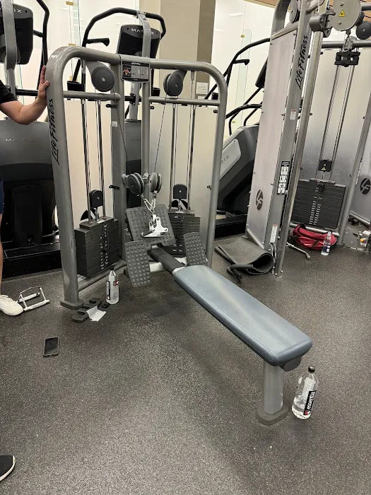 LA Fitness Picture 9