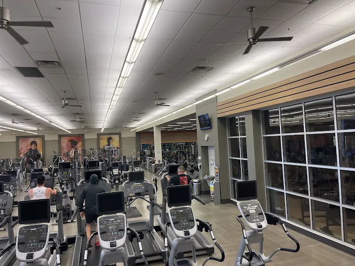 LA Fitness Picture 1