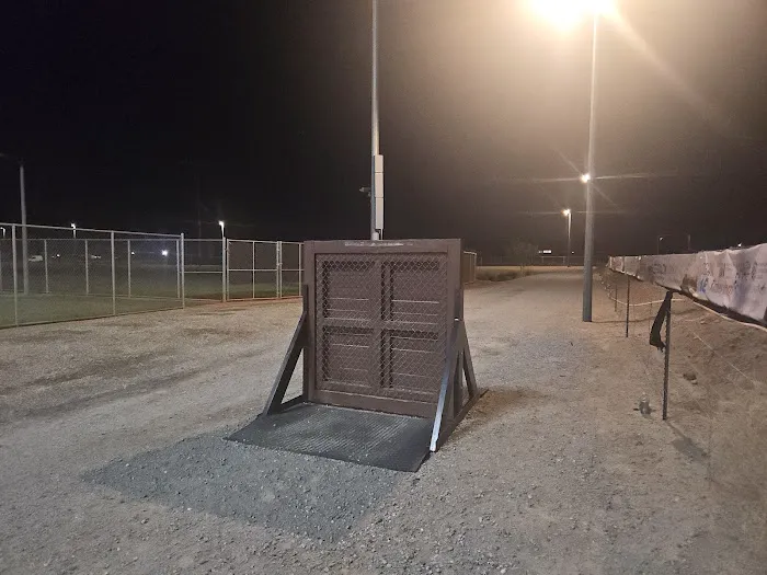 6 foot wood/ chain link wall Picture 2