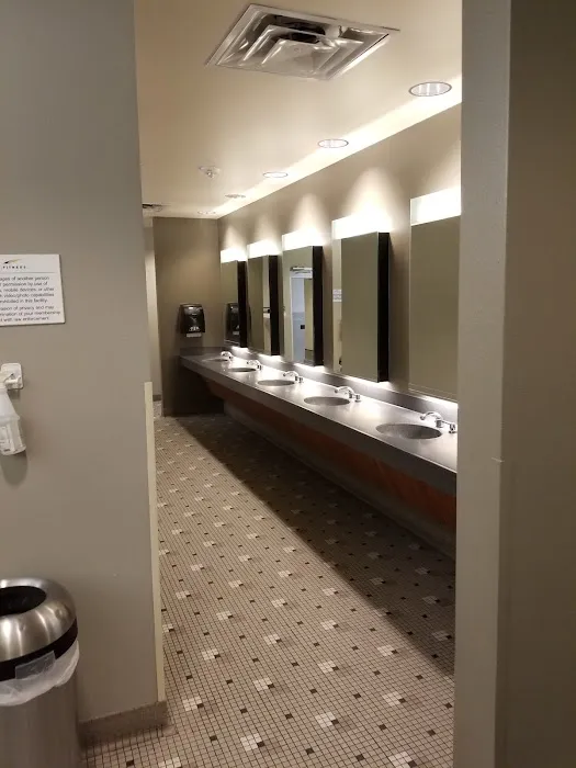 LA Fitness Picture 9