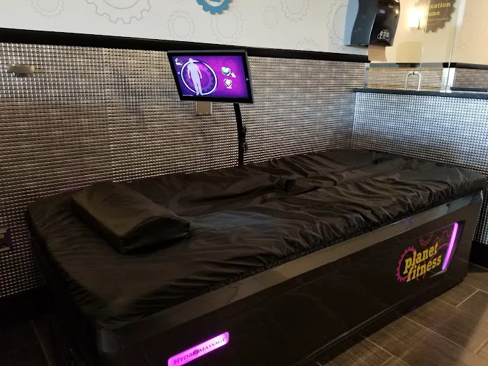 Planet Fitness Picture 9