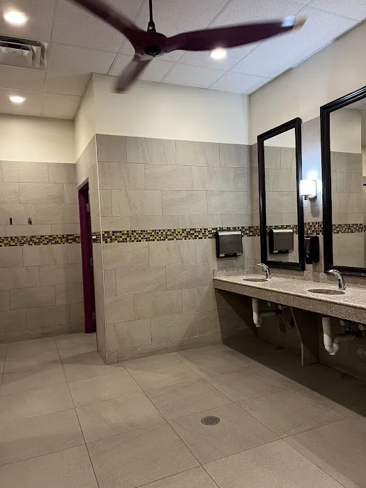 Planet Fitness Picture 6