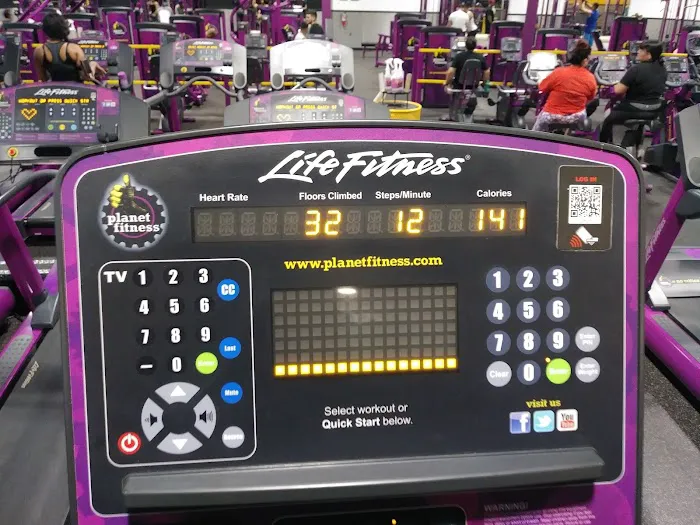 Planet Fitness Picture 6
