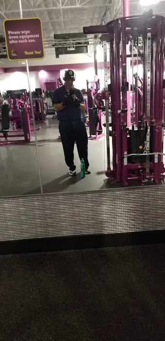 Planet Fitness Picture 9