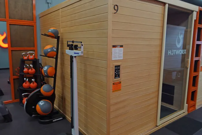 HOTWORX - Glendale, AZ - Arrowhead Picture 9