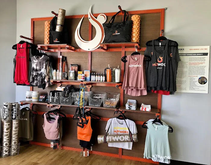 HOTWORX Phoenix - Tatum & Bell Picture 8