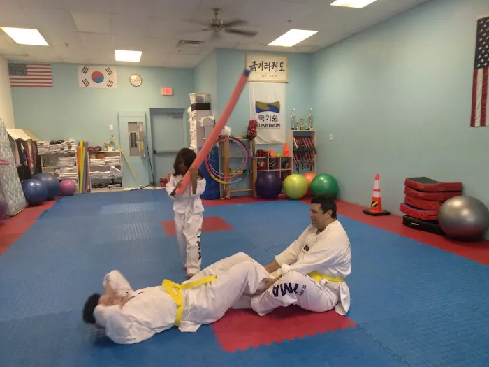 Ahwatukee Foothills Family YMCA Picture 9