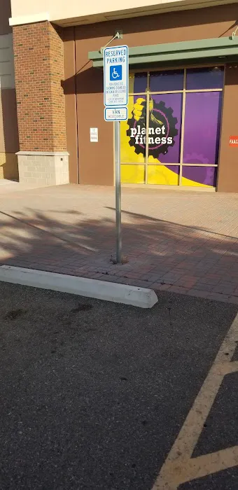 Planet Fitness Picture 9
