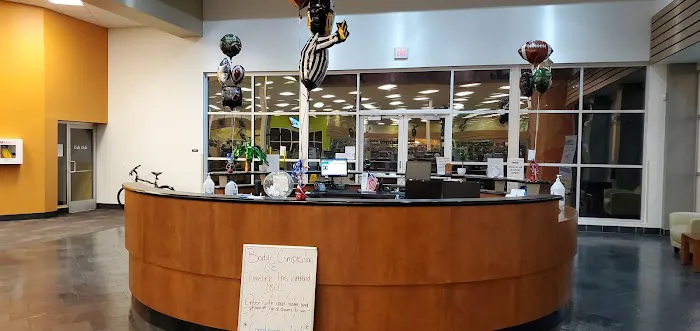 LA Fitness Picture 6