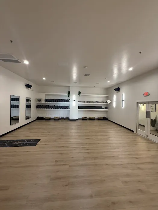 Urban Zen Yoga Studio Picture 2