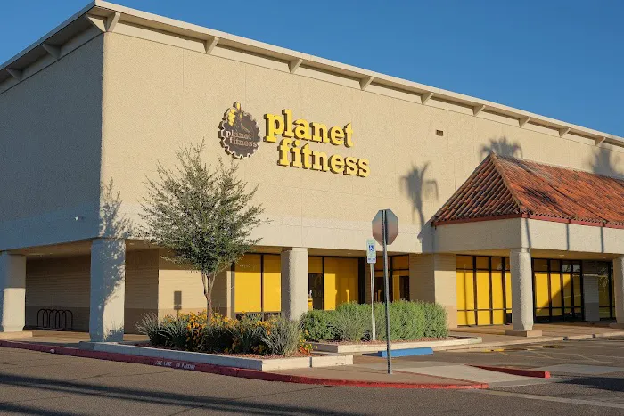 Planet Fitness Picture 2
