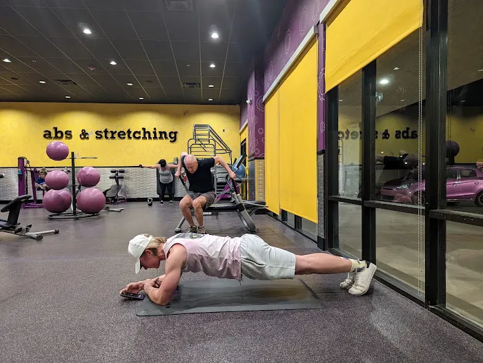 Planet Fitness Picture 10