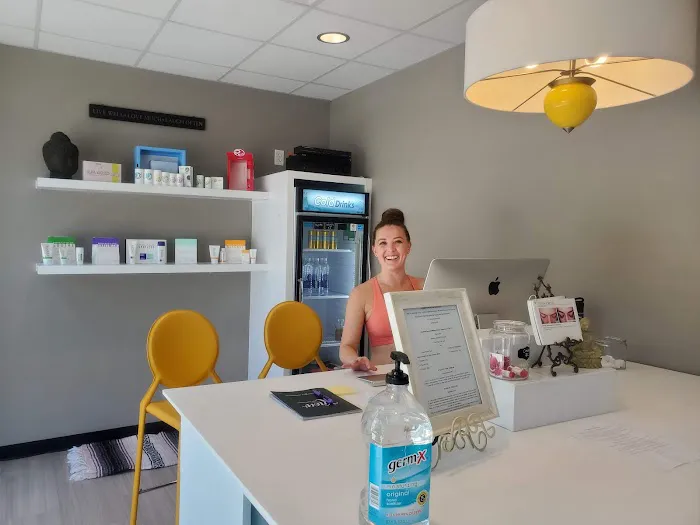 Studio of Tens Picture 4