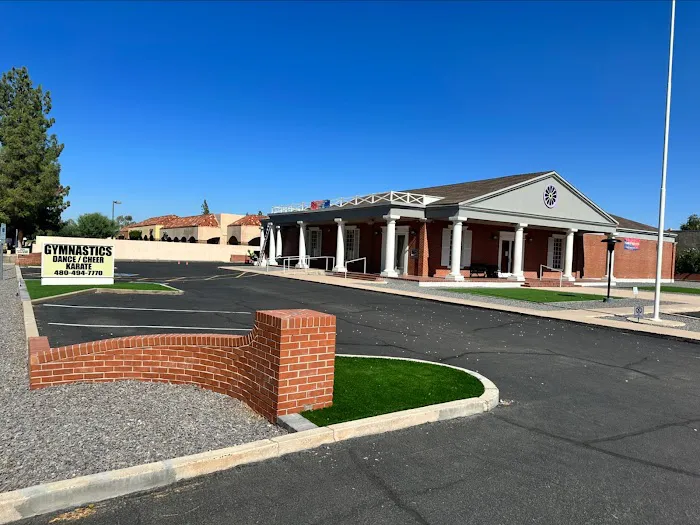 LUXE Health Club Picture 1