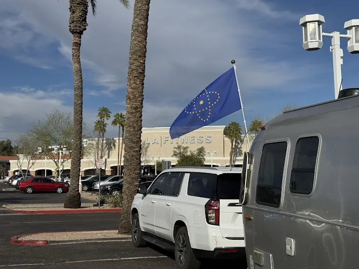 LA Fitness Picture 7