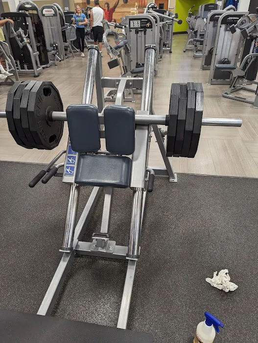 LA Fitness Picture 9
