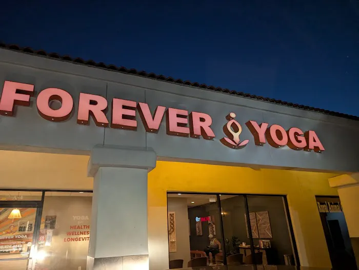 Forever Yoga Picture 4
