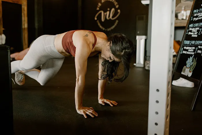 Vie Athletics Picture 5