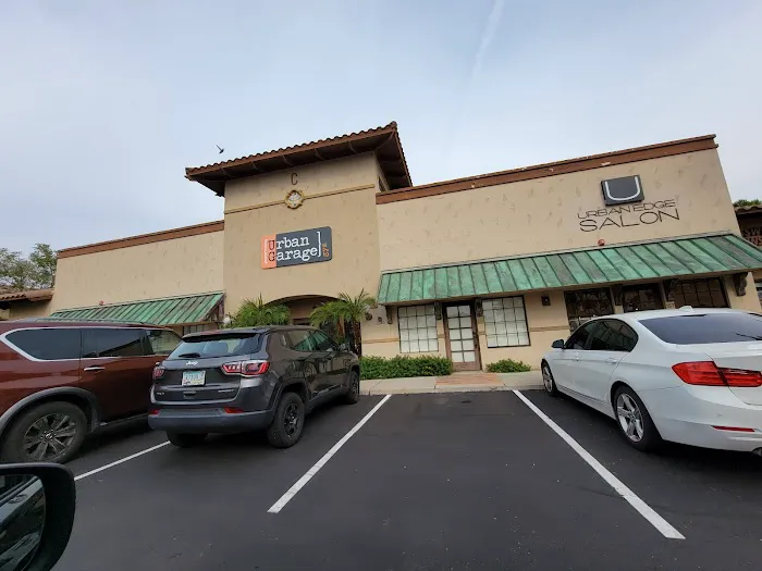 Urban Garage Gym Picture 2