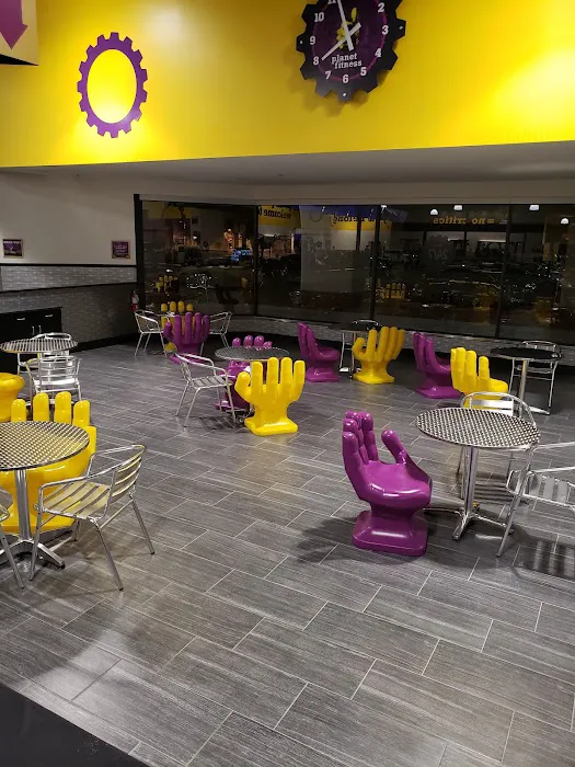 Planet Fitness Picture 9
