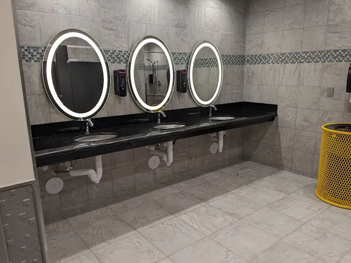 Planet Fitness Picture 5