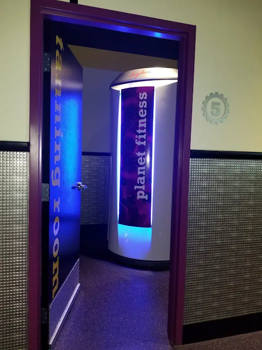 Planet Fitness Picture 7
