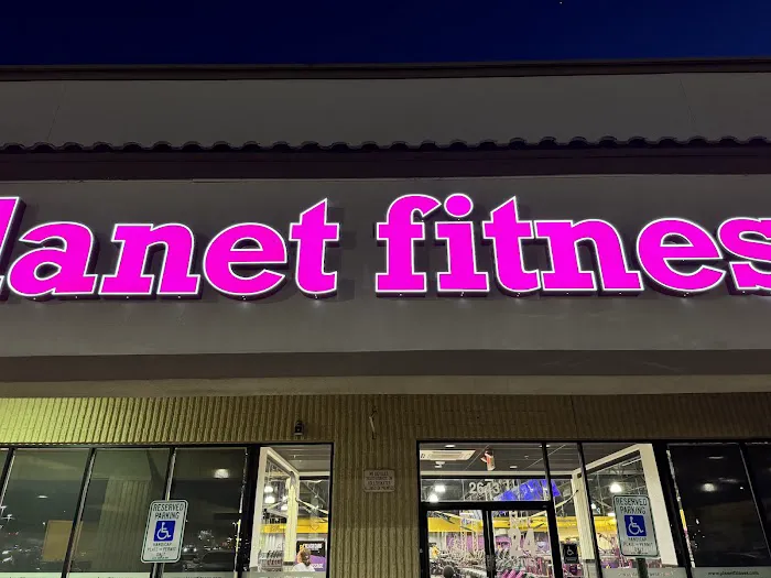 Planet Fitness Picture 9