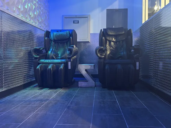 Physiq Fitness Picture 1