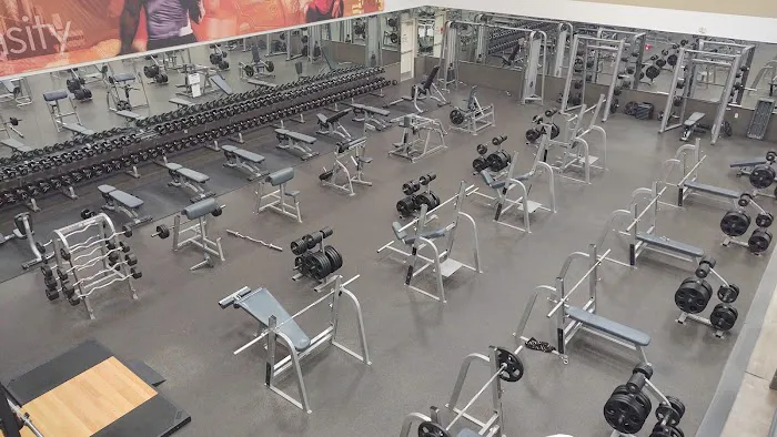 LA Fitness Picture 4