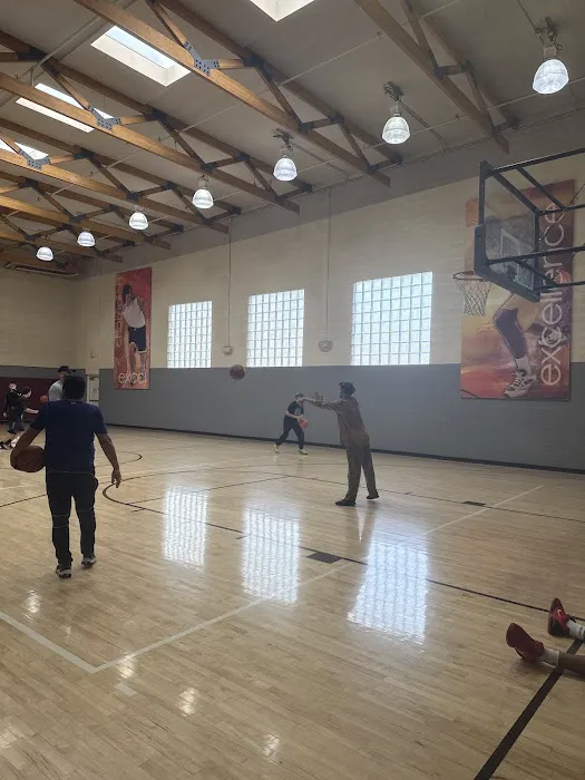 LA Fitness Picture 9