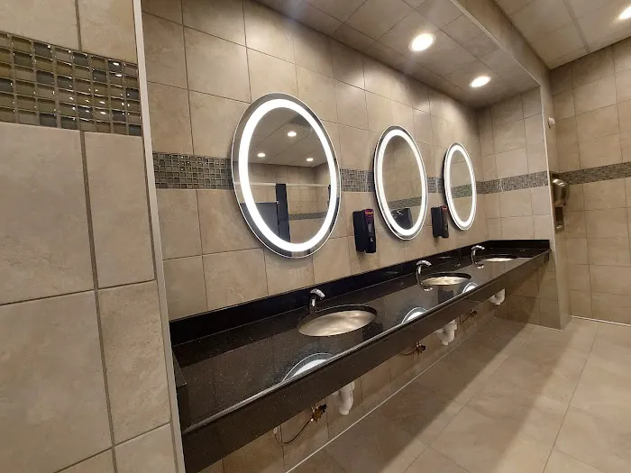 Planet Fitness Picture 9