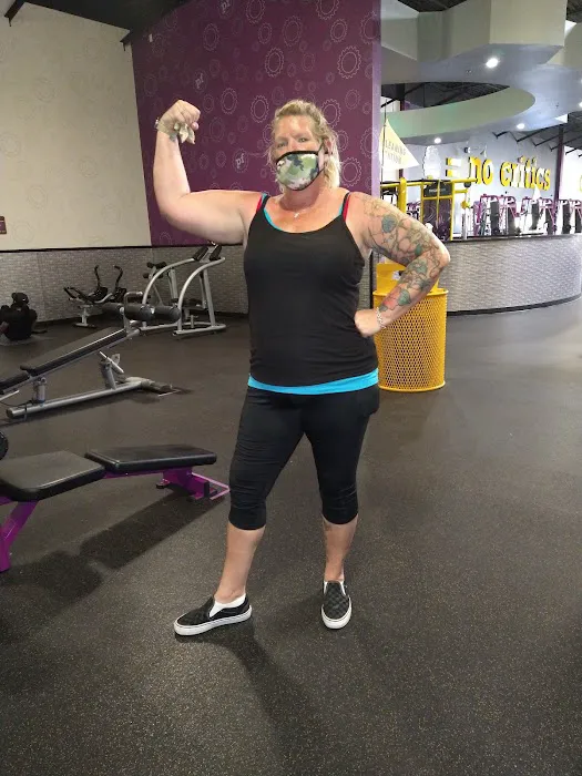 Planet Fitness Picture 10