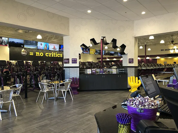 Planet Fitness Picture 6
