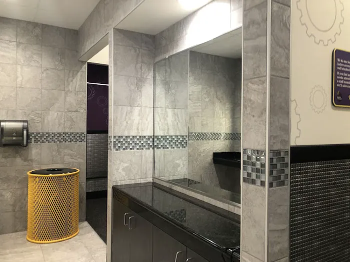 Planet Fitness Picture 10