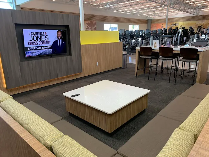 LA Fitness Picture 9