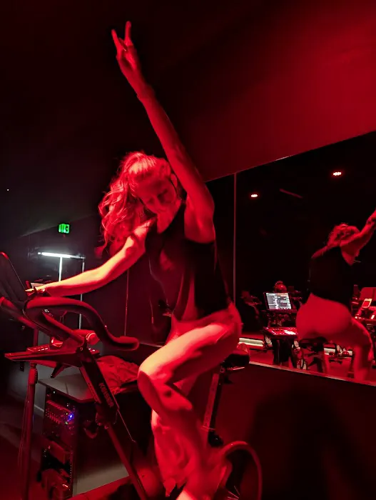 Command Cycle Studio Picture 3